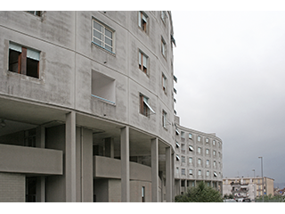 Ribbon-type apartment buildings